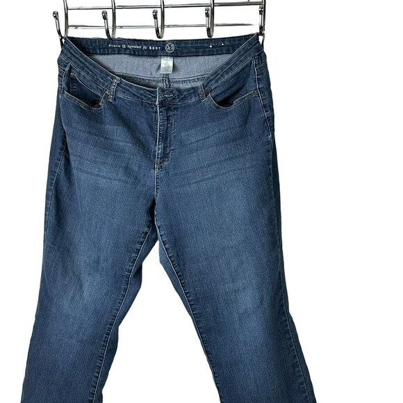 Women Signature Fit Denim - Women Signature Jeans Straight Leg Distressed Hem Size 18 Sku 1480-A18